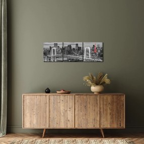 Kép - Nagyváros piros toronnyal (órával) (90x30 cm)
