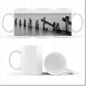 Fényképes bögre Fából készült hullámtörő a tengeren