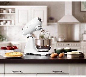 Fehér konyhai robotgép Retro Style – SMEG