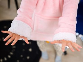 HOODIE UNICORN rózsaszín gyermek ujjas pléd ujjal és kapucnival