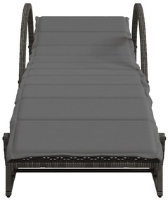 2 db szürke polyrattan napozóágy asztallal