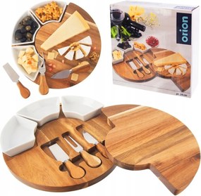 Fa deszka sajtokhoz és felvágottakhoz tálakkal és késekkel