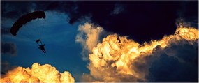 Ejtőernyős a felhőkben képe (120x50 cm)