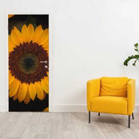 Fotótapéta ajtóra - Napraforgók és virágszirmok (95x205cm)
