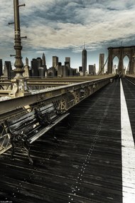 Poszter 20x30cm Üres pad a gyalogátkelőhelyen a Brooklyn hídon