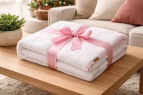 Fehér fleece pléd – puha, könnyű takaró otthonra és utazáshoz