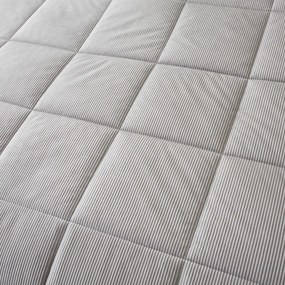 Világosszürke mikroplüss steppelt ágytakaró franciaágyra 200x220 cm Cosy Cord – Catherine Lansfield