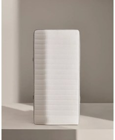 Kemény hőszabályozó rugós matrac 90x200 cm Juno – Kave Home