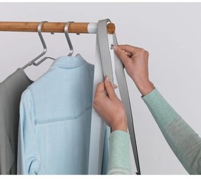 Fehér acél ruhatartó állvány Linn – Brabantia