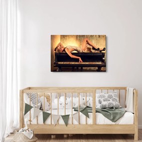 Kép - nő a zongoránál (90x60 cm)