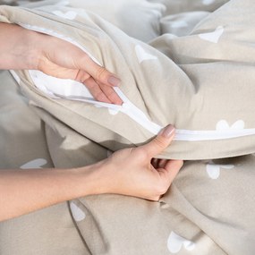 Goldea flanel ágyneműhuzat - szívecskék, latte színű alapon 140 x 200 és 70 x 90 cm