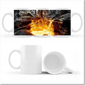 Fotós bögre Hegyi patak az erdőben Tájkép