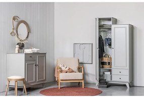 Világosszürke alacsony borovi fenyő gyerek komód 98x93 cm Lily – WOOOD