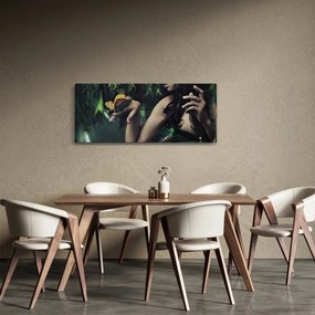 Egy bájos nő képe pillangóval (120x50 cm)