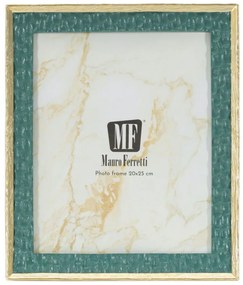 A keret mérete 25,3x2x30,3 (belső mérete 20x25) cm