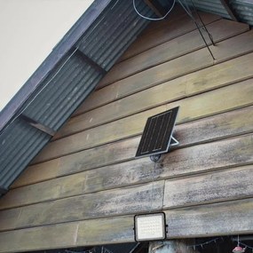 LED Kültéri napalemes reflektor LED/10W/3,2V IP65 4000K fekete + + távirányító