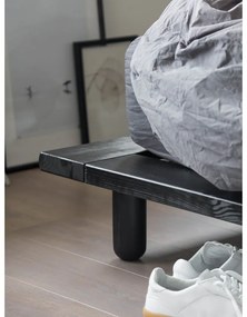 Fekete borovi fenyő franciaágy ágyráccsal 140x200 cm Peek – Karup Design