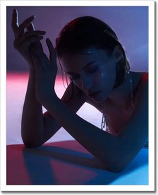 Poszterek keretben 40x50 Lány gyémántokkal