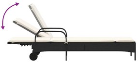 fekete polyrattan napozóágy kerekekkel és párnával