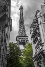 Poszter 30x45cm Kilátás az Eiffel-toronyra Párizs egy szűk utcájából, Assaf Fran