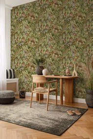 Holden Decor Wanderlust Comoras mogyoróbarna-zöld dzsungel mintás vlies tapéta – 92052