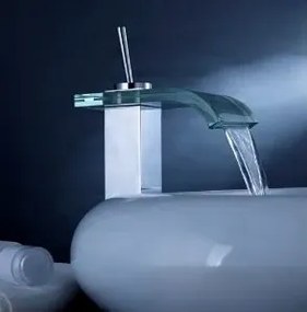 Mosdócsaptelep EYN EYN0145 LED-világítással és vízeséses kifolyóval, többféle színváltozatban