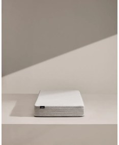 Kemény hőszabályozó rugós matrac 90x200 cm Juno – Kave Home