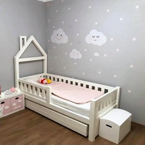 INSPIO Babaszoba falmatrica - Felhők pöttyökkel