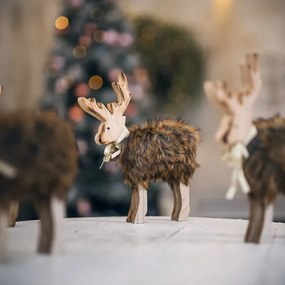 Karácsonyi álldogáló rénszarvas dekoráció szőrrel 25 cm &#8211; 2 féle