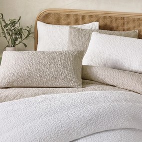 Fehér kétszemélyes krepp ágyneműhuzat 200x200 cm Crinkle Seersucker – Catherine Lansfield