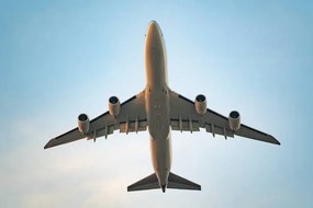 Illusztráció Close-up commercial airplane flying in the, Yifan Zhang