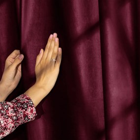 Borvörös bársony dimout (részleges sötétítő) függöny 140x245 cm Pleat – Restilo