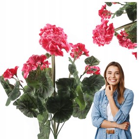 Mesterséges Muskátli, Mint Élő Mesterséges Rózsaszín Virágok Az Erkélyre Terasz