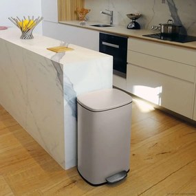 Szürkésbarna acél pedálos szemetes 50 l Akira – Spirella