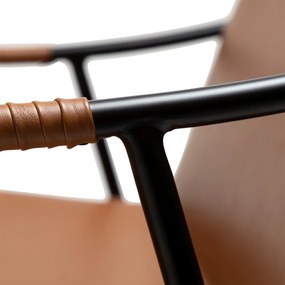 Barna bőrutánzat fotel Boto – DAN-FORM Denmark