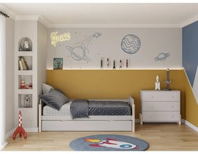 Krémszínű borovi fenyő alacsony gyerek komód 90x80 cm Enola – Marckeric