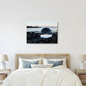 Egy üveggömb képe a sziklán (üvegen) (70x50 cm)