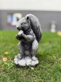 Beton figura Mókus dekoráció beton állatfigurák