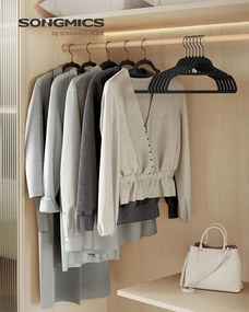 SONGMICS bársony vállfák, 50 darabos ruhafogas készlet, tintafekete