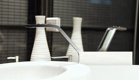 Álló fürdőszobai csaptelep EYN KA933141 ívelt kialakítással, sárgaréz testtel, többféle színváltozatban