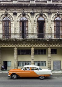 Poszter 42x59,4cm Antik autó a Havanna utcában, Assaf Frank