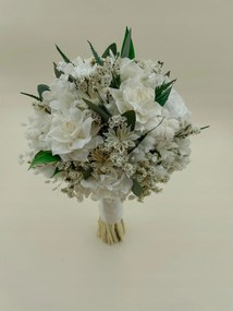 Menyasszonyi csokor szárított virágokból és fűfélékből