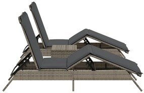 2 db szürke polyrattan napozóágy asztallal