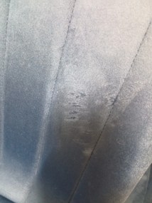 AKCIÓ Kék bársony szék LAVA fekete lábakkal II. osztály