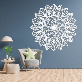 Fából készült mandala a falon | LÓTUSZ