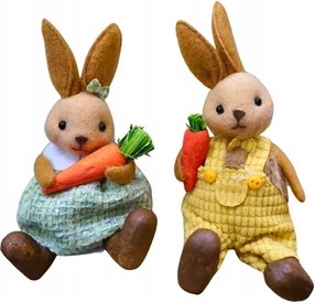 Nyuszi On/ona barna ülő sárgarépával tavaszi dekoráció 11cm 1 db