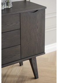 Barna alacsony komód tölgyfa dekorral 150x85 cm Filippa – Rowico