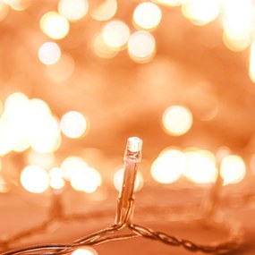 meleg fehér fényű PVC LED-füzér 400 LED-el 40 m