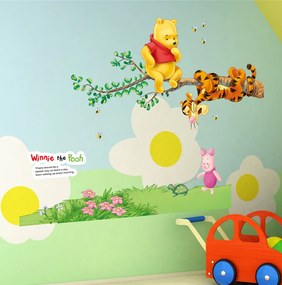 Vidám Fal Matrica Micimackó barátaival a fán