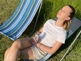 Összecsukható tengerparti napozóágy SAND, szürke csíkos